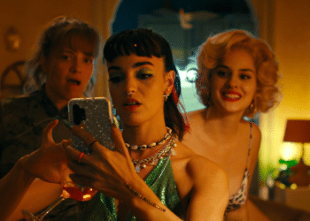 Balkondaki Kadınlar (2024) İncelemesi